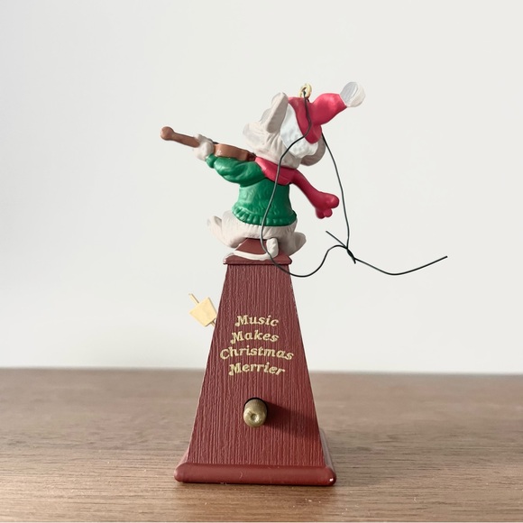 VTG Hallmark Wind Up Violinist Mouse Ornament Music Makes Christmas Merrier” ‘95 - Picture 6 of 8